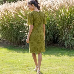 Robe courte broderie anglaise