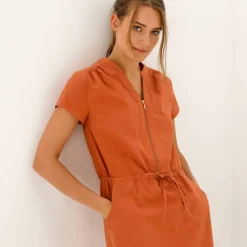 Robe courte col zippé