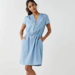 Robe courte col zippé, denim léger