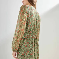 Robe courte, en voile imprimé