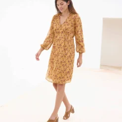 Robe courte, en voile imprimé