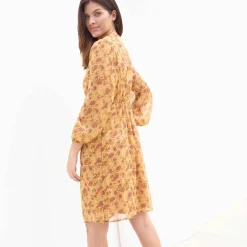 Robe courte, en voile imprimé