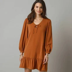 Robe courte volantée à nouettes, crêpe