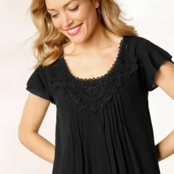 Robe décolleté macramé unie