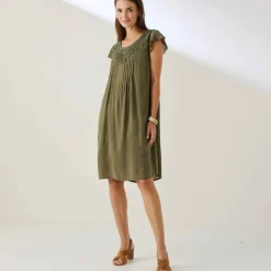 Robe décolleté macramé unie