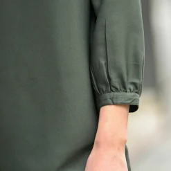 Robe droite manches 7/8ème unie