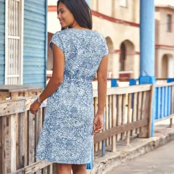Robe imprimée boutonnée épaules