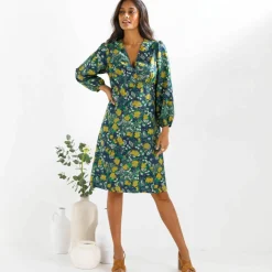 Robe imprimée, décolleté cache-cœur