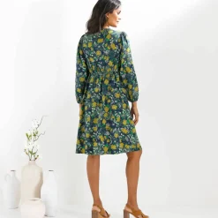 Robe imprimée, décolleté cache-cœur