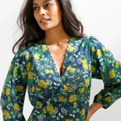 Robe imprimée, décolleté cache-cœur