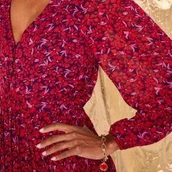 Robe imprimé fleuri, voile plissé