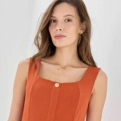 Robe longue boutonnée col carré