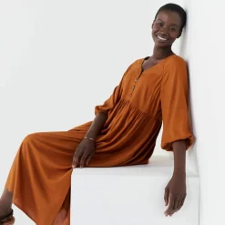 Robe longue boutonnée, unie