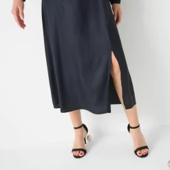 Robe longue fluide col V unie