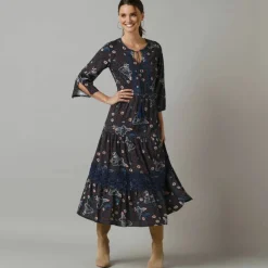 Robe longue imprimée, manches 3/4, détails macramé