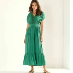 Robe longue volantée en crépon, détails macramé