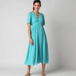 Robe longue volantée unie, à manches courtes papillon