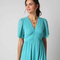 Robe longue volantée unie, à manches courtes papillon