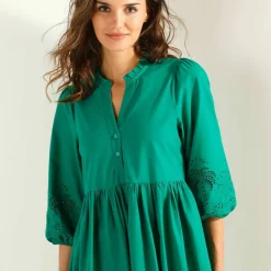 Robe manches 3/4, détails en broderie anglaise