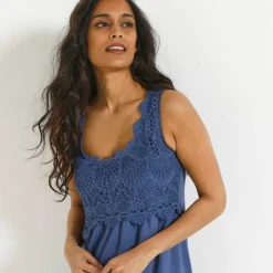 Robe plastron macramé