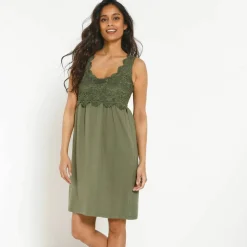 Robe plastron macramé