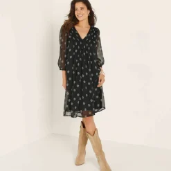 Robe à plis, voile imprimé pois
