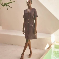 Robe saharienne boutonnée unie, manches courtes