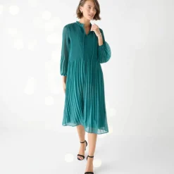 Robe unie mi longue, voile plissé