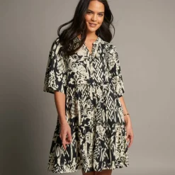 Robe évasée à volants, imprimé ethnique bicolore