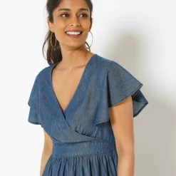 Robe volantée cache-coeur, denim léger