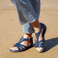 Sandales à bride en cuir ajouré, largeur confort