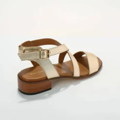 Sandales à brides croisées en cuir