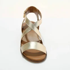 Sandales à brides croisées en cuir