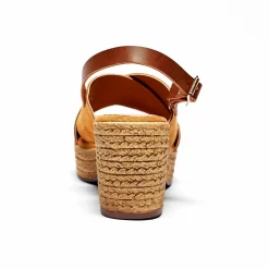 Sandales compensées dessus croisé caramel