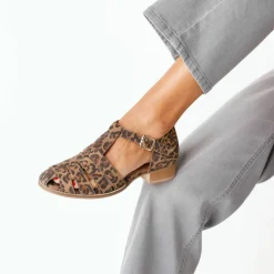 Sandales en cuir à talon motif léopard