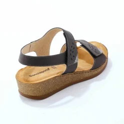 Sandales scratchées largeur confort en cuir