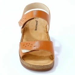 Sandales scratchées largeur confort en cuir