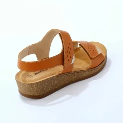 Sandales scratchées largeur confort en cuir