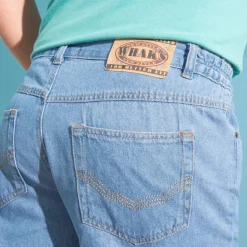 Short denim élastiqué côtés