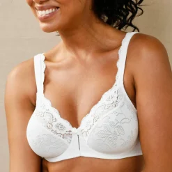Soutien-gorge emboîtant en maille satinée et dentelle «Stelina
