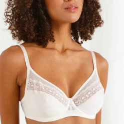 Soutien-gorge en dentelle "Jour après jour" - avec armatures