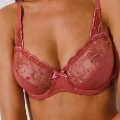 Soutien-gorge "Essential Elegance" dentelle forme emboîtante - avec armatures