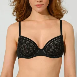 Soutien-gorge forme emboîtante dentelle florale Ace easy feel de Chantelle® - avec armatures