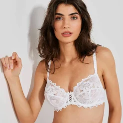 Soutien-gorge forme emboîtante dentelle unie Arum - avec armatures