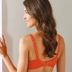 Soutien-gorge forme emboîtante dentelle unie Arum - avec armatures