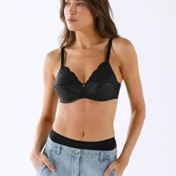 Soutien-gorge forme emboîtante Emily maille satinée et broderie – avec armatures