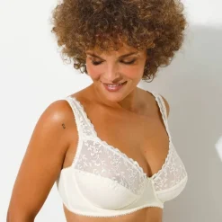Soutien-gorge forme emboîtante tulle brodé stretch et microfibre Batlow- avec armatures