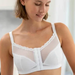 Soutien-gorge ouvert devant en tulle et microfibre.- sans armatures