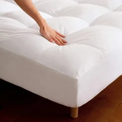 Surmatelas Qualigel forme housse matelas épais bonnet 30 cm