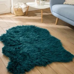 Tapis poils forme peau de bête